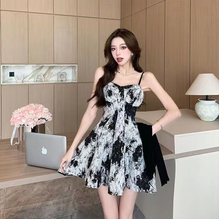Retro French Waist Slimming Look Design Suspender Dress Sun Protection Cardigan Women's Summer 2025 New Two-Piece Set